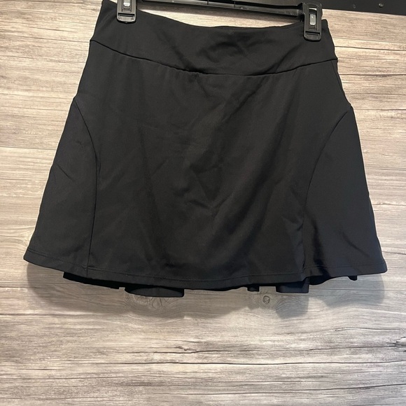 HALARA Pleated Black Skirt Perfect for tennis, golf and casual activities. - Picture 5 of 14